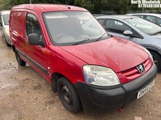 Location: North Woolwich - 2004 PEUGEOT PARTNER 600 LX Car Derived Van REG: DN54CFF, Keys: No, MOT Expiry date: 19/02/2025, 1360 Petrol, 5 Speed Manual Petrol, Former Keepers: 6