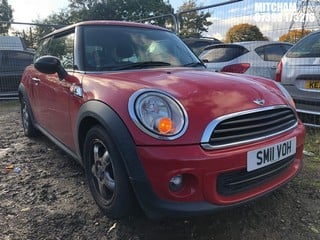 Location: Mitcham - 2011 MINI FIRST 3 Door Hatchback REG: SM11VOH, Keys: No, MOT Expiry date: 16/10/2024, 1598 Petrol, 6 Speed Manual Petrol, Former Keepers: 6