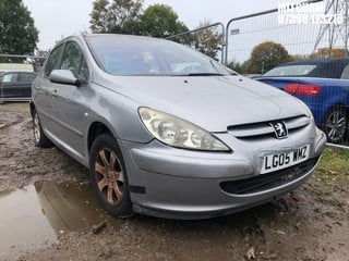 Location: Mitcham - 2005 PEUGEOT 307 X-LINE 5 Door Hatchback REG: LG05WMZ, Keys: No, MOT Expiry date: 30/10/2024, 1587 Petrol, 5 Speed Manual Petrol, Former Keepers: 3