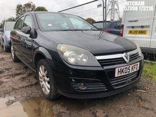 Location: Mitcham - 2005 VAUXHALL ASTRA ELITE 5 Door Hatchback REG: HK05KFO, Keys: No, MOT Expiry date: 05/03/2025, 1598 Petrol, 5 Speed Manual Petrol, Former Keepers: 6