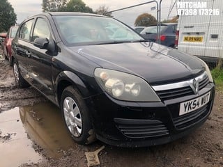 Location: Mitcham - 2004 VAUXHALL ASTRA LIFE AUTO 5 Door Hatchback REG: YK54WUT, Keys: No, MOT Expiry date: 17/10/2025, 1796 Petrol, 4 Speed Auto Petrol, Former Keepers: 3