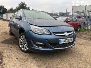 Location: Mitcham - 2013 VAUXHALL ASTRA SE AUTO 5 Door Hatchback REG: FN13MBY, Keys: No, MOT Expiry date: 31/01/2025, 1598 Petrol, 6 Speed Auto Petrol, Former Keepers: 4