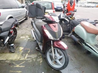 Location:  Hayes - 2009 HONDA SH 125 D-9 Motorcycle REG: EO59NHY, Keys: No, MOT Expiry date: 07/12/2021, 125 Petrol, , Former Keepers: 8