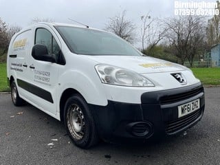 Location: Birmingham - 2011  PEUGEOT  PARTNER HDI  Panel Van  REG: WF61ZHZ , 1560cc Diesel , 5 Speed Manual Diesel , Former Keepers: 1, Keys: Yes, MOT Expiry date: 10/06/2024