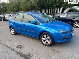 Location: North Woolwich - 2005 FORD FOCUS ZETEC CLIMATE 5 Door Hatchback REG: CP55RCO, Keys: No, MOT Expiry date: 04/03/2025, 1596 Petrol, 5 Speed Manual Petrol, Former Keepers: 7