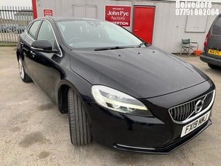 Location: Belvedere - 2019  VOLVO  V40 INSCRIPTION T3 	 5 Door Hatchback 	 REG: FX19NMJ, 1969cc Petrol 	, 6 Speed Manual Petrol 	, Former Keepers: 1, Keys: Yes, MOT Expiry date: 29.12.2024