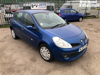 Location: Brentwood - 2009 RENAULT CLIO EXPRESSION A 5 Door Hatchback REG: WJ09FGU, Keys: No, MOT Expiry date: 26/04/2025, 1598 Petrol, 4 Speed Auto Petrol, Former Keepers: 4