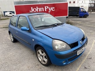 Location: South Wales - 2004 RENAULT CLIO DYNAMIQUE 16V 3 Door Hatchback REG: EG04ZZP, Keys: No, MOT Expiry date: 28/07/2024, 1149 Petrol, 5 Speed Manual Petrol, Former Keepers: 4