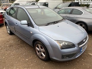 Location: North Woolwich - 2005 FORD FOCUS ZETEC CLIMATE AUTO 5 Door Hatchback REG: VN55VGV, Keys: No, MOT Expiry date: 05/11/2024, 1596 Petrol, 4 Speed Auto Petrol, Former Keepers: 4