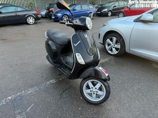 Location: North Woolwich - 2010 PIAGGIO VESPA LX 125 Scooter REG: LX60BKF, Keys: No, MOT Expiry date: 24/04/2023, 124 Petrol, AUTOMATIC, Former Keepers: 8