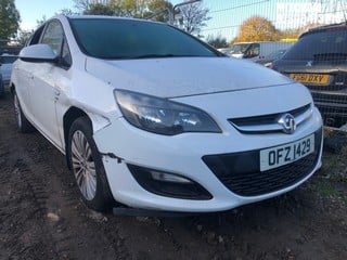 Location: Mitcham - 2013 VAUXHALL  ASTRA ENERGY 5 Door Hatchback REG: OFZ1429, Keys: No, MOT Expiry date: 06/05/2025, 1598 Petrol, 5 Speed Manual Petrol, Former Keepers: 2