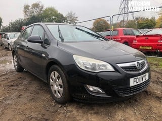 Location: Mitcham - 2011 VAUXHALL ASTRA EXCLUSIV 113 5 Door Hatchback REG: FD11WYC, Keys: Yes, MOT Expiry date: 02/04/2025, 1598 Petrol, 5 Speed Manual Petrol, Former Keepers: 4