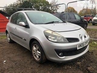 Location: Mitcham - 2006 RENAULT CLIO DYNAMIQUE 5 Door Hatchback REG: HN06OYP, Keys: No, MOT Expiry date: 04/09/2024, 1390 Petrol, 5 Speed Manual Petrol, Former Keepers: 6