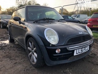 Location: Mitcham - 2001 MINI MINI COOPER 3 Door Hatchback REG: LL51FCJ, Keys: No, MOT Expiry date: 09/01/2025, 1598 Petrol, 5 Speed Manual Petrol, Former Keepers: 7