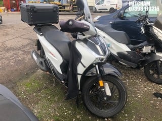 Location: Mitcham - 2022 HONDA SH 125 AD2-N Motorcycle REG: KS71WKR, Keys: No, MOT Expiry date: 15/02/2025, 125 Petrol, AUTOMATIC, Former Keepers: 4