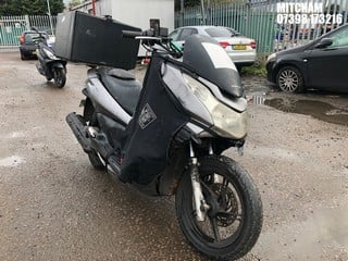 Location: Mitcham - 2013 HONDA WW 125-D Motorcycle REG: LL13FRJ, Keys: No, MOT Expiry date: 29/04/2025, 125 Petrol, AUTOMATIC, Former Keepers: 15