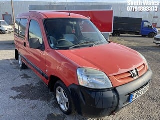 Location: South Wales - 2003 PEUGEOT PARTNER COMBI D MPV REG: LR03DCZ, Keys: No, MOT Expiry date: 13/07/2024, 1868 Diesel, 5 Speed Manual Diesel, Former Keepers: 4