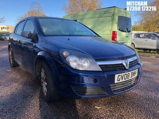 Location: Mitcham - 2008 VAUXHALL ASTRA LIFE A/C 5 Door Hatchback REG: GV08BWH, Keys: No, MOT Expiry date: 23/10/2024, 1598 Petrol, 5 Speed Manual Petrol, Former Keepers: 10