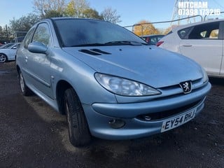 Location: Mitcham - 2004 PEUGEOT 206 SE 3 Door Hatchback REG: EY54RHJ, Keys: No, MOT Expiry date: 22/11/2024, 1360 Petrol, 5 Speed Manual Petrol, Former Keepers: 2