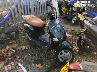 Location: Mitcham - 2001 PIAGGIO VESPA ET4 Scooter REG: YL51XMU, Keys: No, MOT Expiry date: 19/10/2024, 124 Petrol, AUTOMATIC, Former Keepers: 7