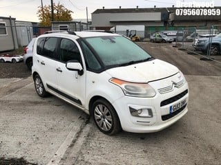 Location: Brentwood - 2013  CITROEN  C3 PICASSO EXCLUSIVE S-A MPV  REG: GU13OMV, 1598cc Petrol, 6 Speed Semi Auto Petrol, Former Keepers: 1, Keys: Yes, MOT Expiry date: 31/05/2024