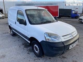 Location: South Wales - 2007 CITROEN BERLINGO ENTERPRISE Car Derived Van REG: CA07VCV, Keys: No, MOT Expiry date: 31/07/2025, 1868 Diesel, 5 Speed Manual Diesel, Former Keepers: 4