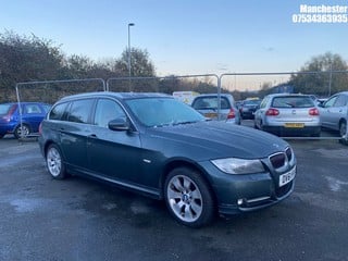 Location: Manchester - 2011 BMW 320D EXCLUSIVE EDITION Estate REG: OV61HVA, 1995 Diesel, 6 Speed Manual Diesel, Former Keepers: 3, Keys: No, MOT Expiry date: 25/04/2025