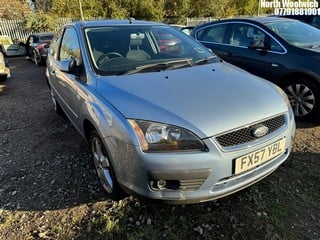 Location: North Woolwich - 2007 FORD FOCUS ZETEC CLIMATE T 3 Door Hatchback REG: FX57YBL, Keys: No, MOT Expiry date: 21/01/2025, 1596 Petrol, 5 Speed Manual Petrol, Former Keepers: 6