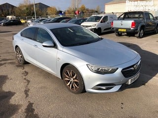 Location: Brentwood - 2018 VAUXHALL INSIGNIA SRI NAV TURBO 5 Door Hatchback REG: BV18HYZ, Keys: Yes, MOT Expiry date: 25/01/2025, 1490 Petrol, 6 Speed Manual Petrol, Former Keepers: 2