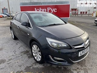 Location: South Wales - 2013 VAUXHALL ASTRA ELITE CDTI AUTO 5 Door Hatchback REG: LP13XTH, Keys: No, MOT Expiry date: 19/08/2024, 1956 Diesel, 6 Speed Auto Diesel, Former Keepers: 11