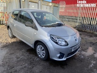 Location: Leeds - 2010 RENAULT TWINGO EXTREME 60 3 Door Hatchback REG: YB59TKT, Keys: No, MOT Expiry date: 22-12-2024, 1149 Petrol, 5 Speed Manual Petrol, Former Keepers: 6