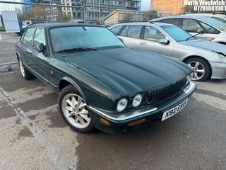 Location: North Woolwich - 2000 JAGUAR XJ8 AUTO 4 Door Saloon REG: X82ERO, Keys: Yes, MOT Expiry date: 19/09/2023, 3996 Petrol, 5 Speed Auto Petrol, Former Keepers: 7