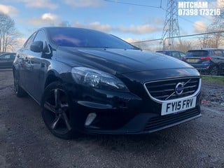 Location: MITCHAM - 2015 VOLVO V40 R-DESIGN T2 	 5 DOOR HATCHBACK REG: FY15FRV, 1969cc PETROL, 6 SPEED MANUAL PETROL, Former Keepers: 4, Keys: No, MOT: Expiry date28/03/2025