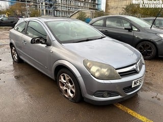 Location: North Woolwich - 2005 VAUXHALL ASTRA SXI 3 Door Hatchback REG: MF55RJU, Keys: No, MOT Expiry date: 10/10/2024, 1598 Petrol, 5 Speed Manual Petrol, Former Keepers: 8