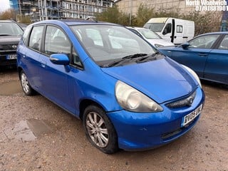 Location: North Woolwich - 2005 HONDA JAZZ SE 5 Door Hatchback REG: DV05UWL, Keys: No, MOT Expiry date: 05/12/2022, 1339 Petrol, 5 Speed Manual Petrol, Former Keepers: 8