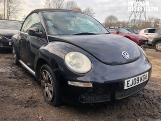 Location: Mitcham - 2009 VOLKSWAGEN BEETLE LUNA 102PS Convertible REG: EJ09KGA, Keys: No, MOT Expiry date: 02/08/2025, 1596 Petrol, 5 Speed Manual Petrol, Former Keepers: 7