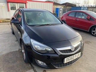 Location: Hull - 2010 VAUXHALL ASTRA SRI 5 Door Hatchback REG: DG60YJX, Keys: No, MOT Expiry date: 23/05/2025, 1598 Petrol, 5 Speed Manual Petrol, Former Keepers: 9