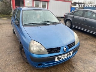 Location: Hull - 2004 RENAULT CLIO EXPRESSION 16V 5 Door Hatchback REG: SN04SSA, Keys: No, MOT Expiry date: 21/12/2024, 1149 Petrol, 5 Speed Manual Petrol, Former Keepers: 8