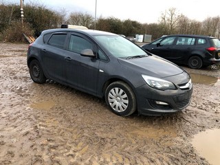 Location: Peterborough - 2012 VAUXHALL ASTRA EXCLUSIV 113 5 Door Hatchback REG: DS62DVU, Keys: No, MOT Expiry date: 18/01/2025, 1598 Petrol, 5 Speed Manual Petrol, Former Keepers: 7