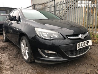 Location: Mitcham - 2013 VAUXHALL ASTRA SRI TURBO 5 Door Hatchback REG: DL13EHP, Keys: No, MOT Expiry date: 10/10/2024, 1362 Petrol, 6 Speed Manual Petrol, Former Keepers: 9