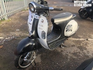 Location: Mitcham - 2016 QUAZZAR E-DIVINE  Moped REG: LJ16FLM, Keys: No, MOT Expiry date: 28/02/2019, 0 Electric, AUTOMATIC, Former Keepers: 1