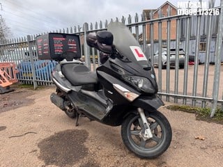 Location: Mitcham - 2013 PIAGGIO XEVO 125 Scooter REG: LO13OKW, Keys: No, MOT Expiry date: 24/11/2024, 124 Petrol, automatic, Former Keepers: 4