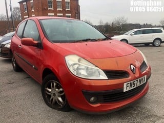 Location: Nottingham - 2008 RENAULT CLIO DYNAMIQUE VVT 3 Door Hatchback REG: FM57NYA, Keys: No, MOT Expiry date: 28/08/2024, 1598 Petrol, Manual, Former Keepers: 4