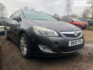 Location: Mitcham - 2010 VAUXHALL ASTRA SE 5 Door Hatchback REG: DK10YTA, Keys: No, MOT Expiry date: 14/01/2024, 1598 Petrol, 5 Speed Manual Petrol, Former Keepers: 5