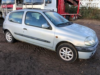 Location: Peterborough - 2000 RENAULT CLIO S 3 Door Hatchback REG: W401RCE, Keys: No, MOT Expiry date: 29/06/2024, 1390 Petrol, 5 Speed Manual Petrol, Former Keepers: 5