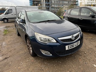 Location: North Woolwich - 2011 VAUXHALL ASTRA ELITE AUTO 5 Door Hatchback REG: EO61LEF, Keys: No, MOT Expiry date: 07/10/2024, 1598 Petrol, 6 Speed Auto Petrol, Former Keepers: 3