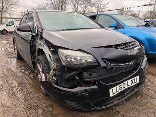 Location: Mitcham - 2011 VAUXHALL ASTRA SRI AUTO 5 Door Hatchback REG: LL60LXU, Keys: No, MOT Expiry date: 19/05/2025, 1598 Petrol, 6 Speed Auto Petrol, Former Keepers: 10