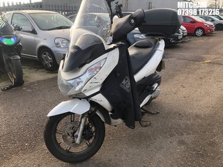 Location: Mitcham - 2012 HONDA WW 125 EX2-A Motorcycle REG: PK12XOM, Keys: No, MOT Expiry date: 27/04/2024, 125 Petrol, AUTOMATIC, Former Keepers: 9