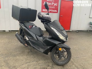 Location: Belvedere - 2023  HONDA  WW 125 A-P  Motorcycle  REG: VK23YYF, 125cc Petrol , AUTOMATIC, Former Keepers: 0, Keys: Yes, MOT Expiry date: 26/04/2026