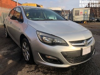 Location: Nottingham - 2015 VAUXHALL ASTRA DESIGN CDTI ECOFLEX 5 Door Hatchback REG: FP64YYD, Keys: No, MOT Expiry date: 15/01/2023, 1598 Diesel, 6 Speed Manual Diesel, Former Keepers: 5